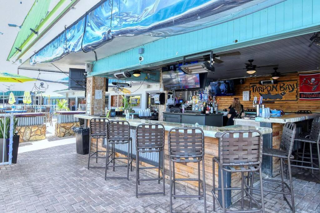 Appartamento Waterfront, Pool, Tiki Bar & Grill, Gym, Location!
