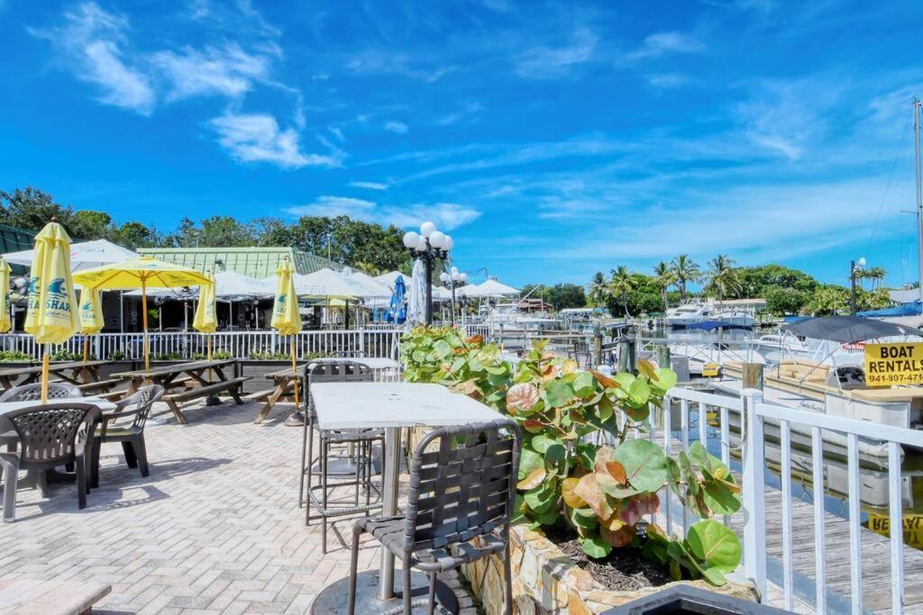 Appartamento Waterfront, Pool, Tiki Bar & Grill, Gym, Location! *